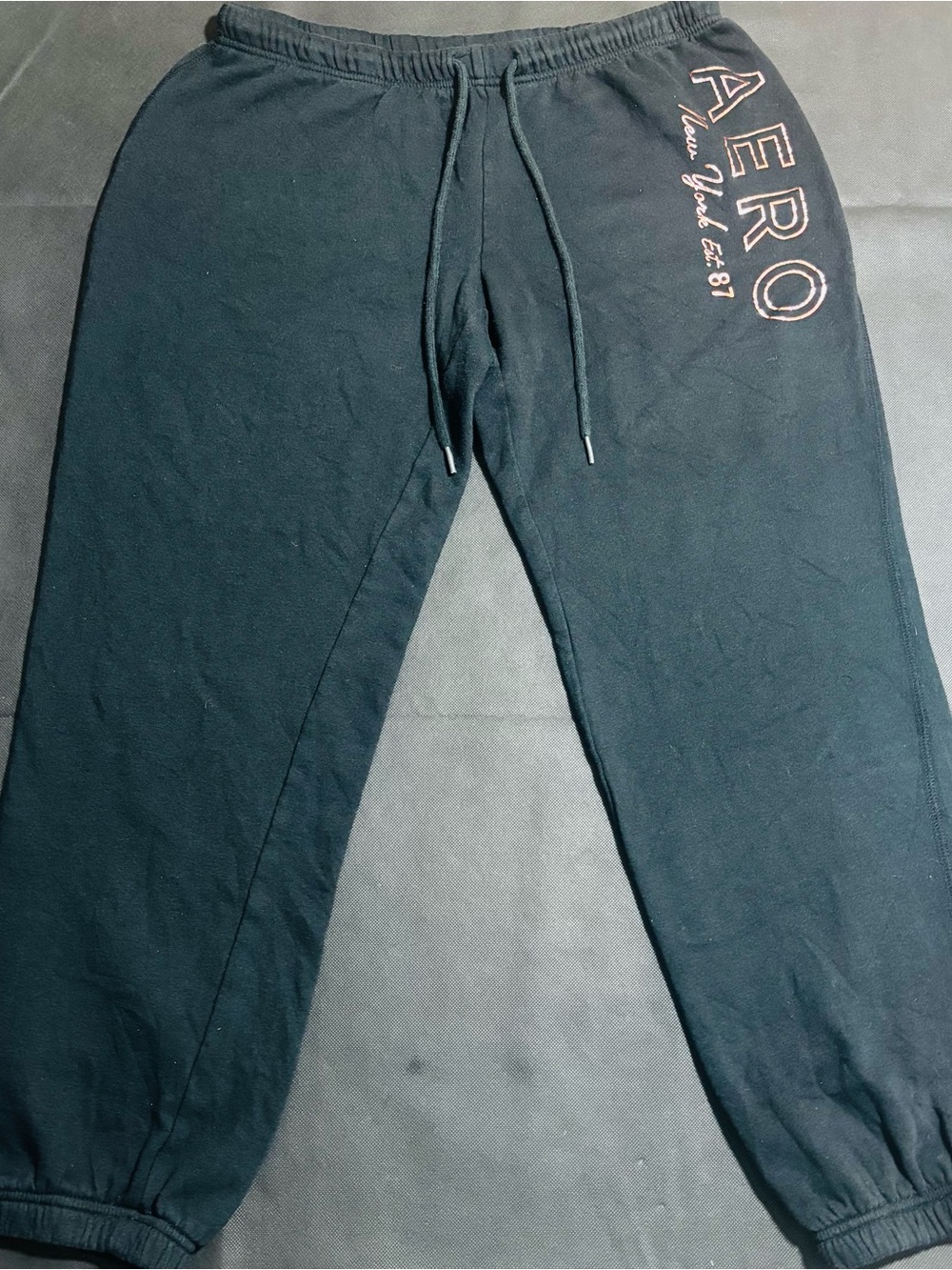 Aero Y2K Style Black Sweatpant Joggers Pink Lettering Size Large